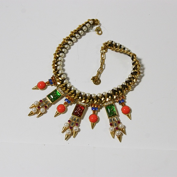 Designer pearl and gold statement necklace - Picture 3 of 4